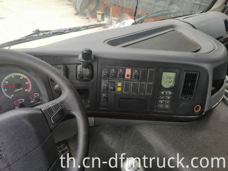 336hp 4x2 Howo Tractor Head Truck 12